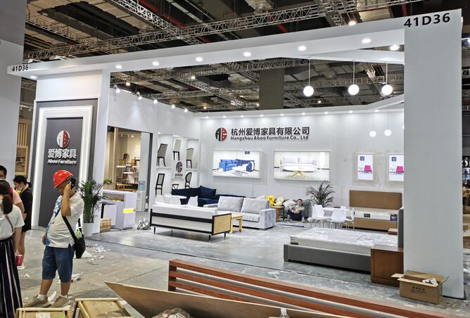 展會搭建布置中塑料類材料該如何選擇？膠黏劑又該如何選擇？