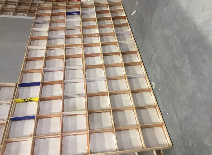 北京展會搭建設計中展臺板墻結構如何制作的？